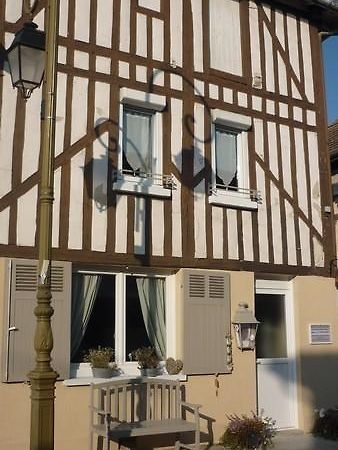 Villa Meuble De Tourisme Le Gilliard Chavanges Zimmer foto