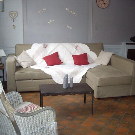 Villa Meuble De Tourisme Le Gilliard Chavanges Zimmer foto