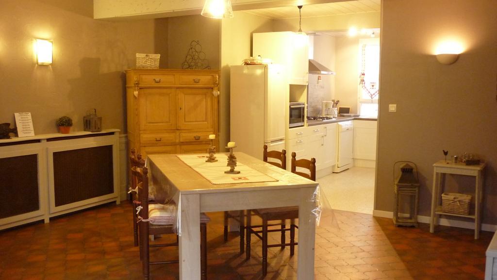 Villa Meuble De Tourisme Le Gilliard Chavanges Zimmer foto