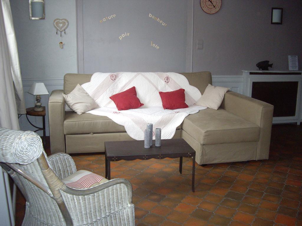 Villa Meuble De Tourisme Le Gilliard Chavanges Zimmer foto